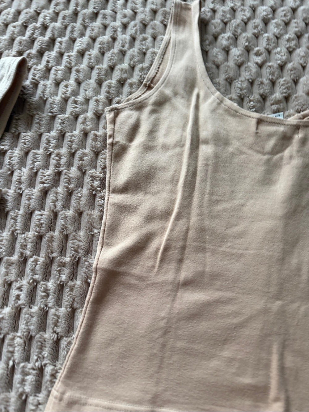 2 Everyday Ribbed V-Neck Tank — Cream & Tan - Picture 9 of 9